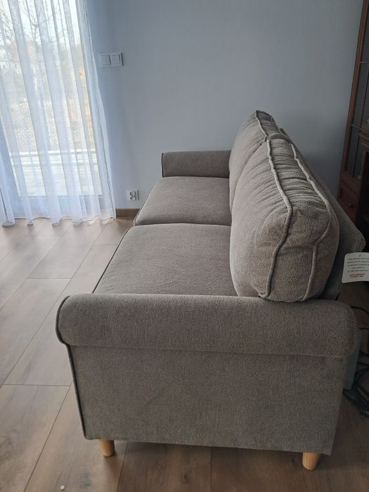 Piękna nowa sofa Belliani