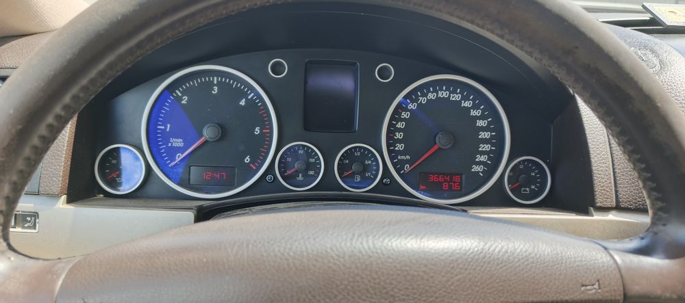 Продам машину Volkwagen 2.5 TD