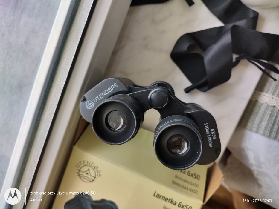 Lornetka z akcesoriami