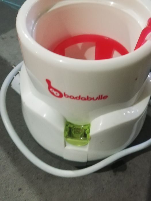 Aquecedor de biberões e bomba eléctrica de tirar leite