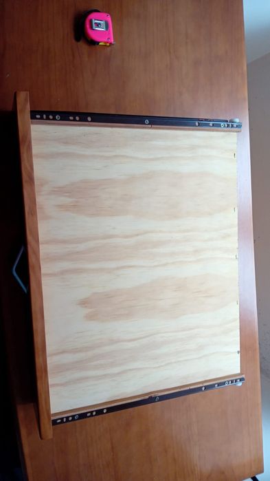 Secretária com gaveta