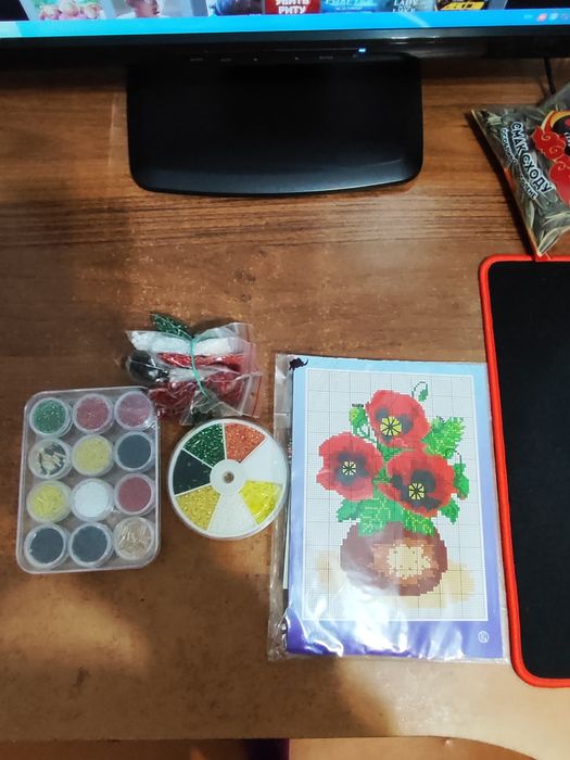 Набір бісеру різних кольорів