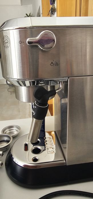 Máquina de café Delonghi Dedica Style