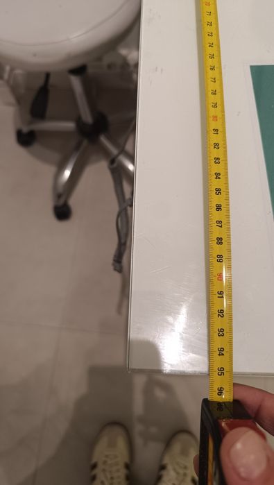 Mesa manicure (oferta cadeira da profissional)
