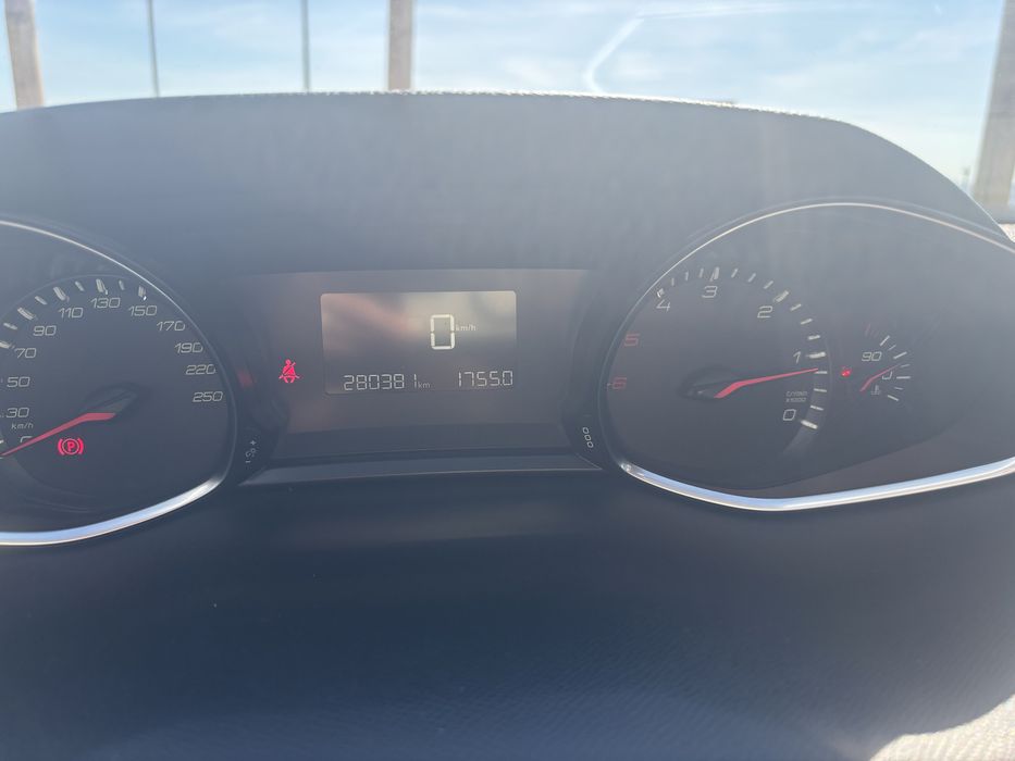PEUGEOUT 308 2015