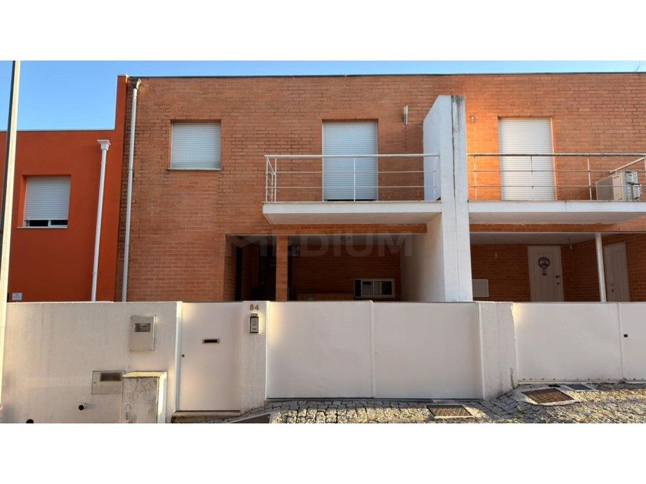 Moradia T3 em Oliveira São Mateus
