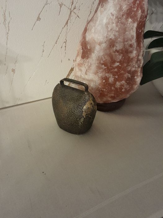 Mosiężny dzwonek pasterski