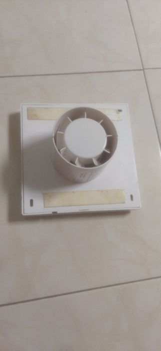 Wall-mounted built-in extractor hood, nearly new64751947924611121