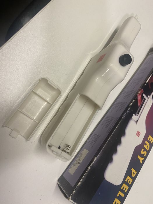 Nearly New Electric Fruit or Vegetable Peeler64575238492801123