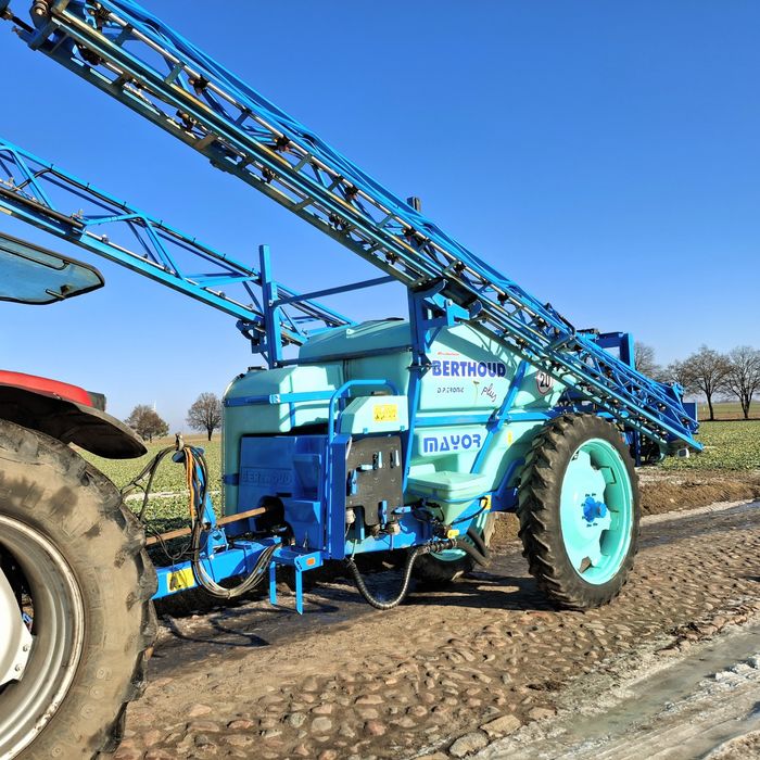 Opryskiwacz Berthoud Racer Mayor 3200l 28/27/24/21m Arag Comet