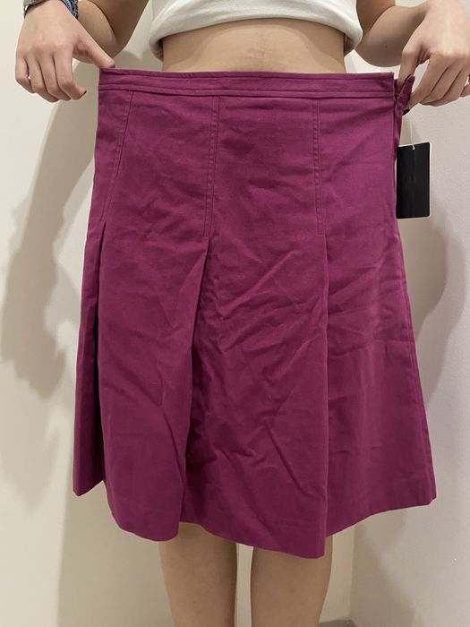 Saia com etiqueta da Mango