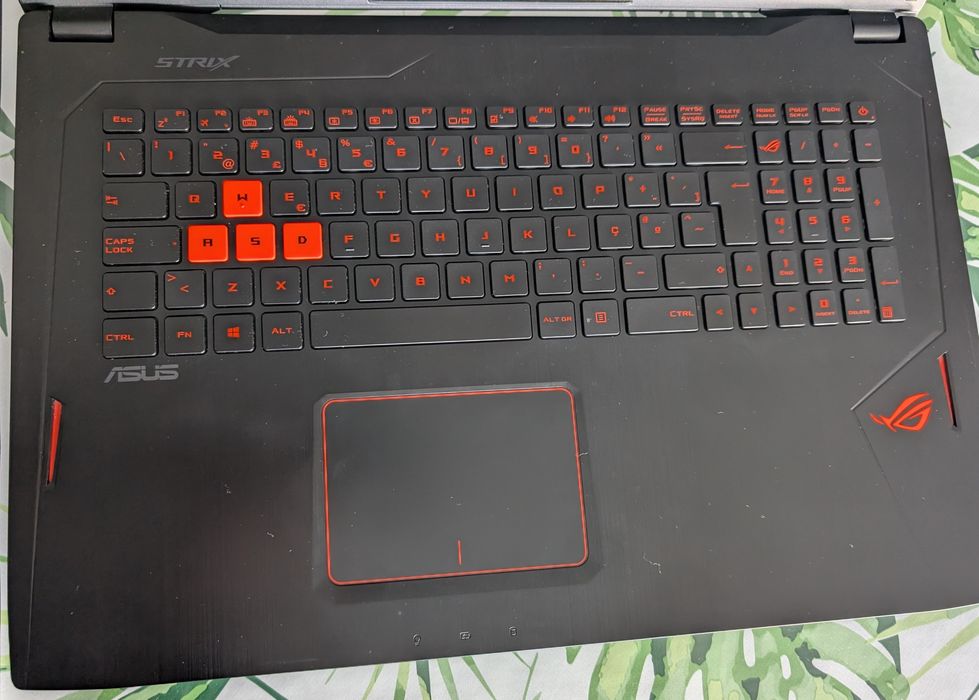 Portátil ASUS ROG G618 UFMP