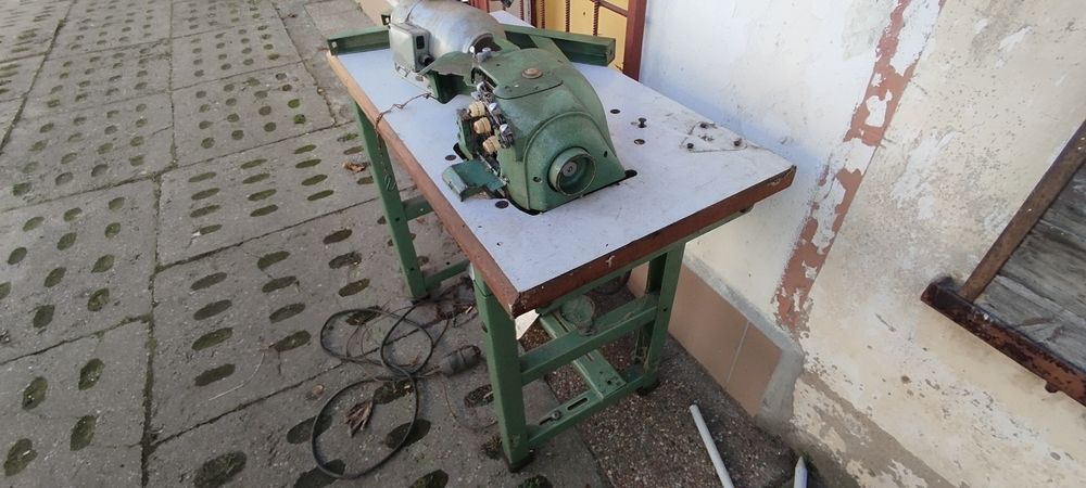 Overlock trzy nitkowy " babcia kapusta"