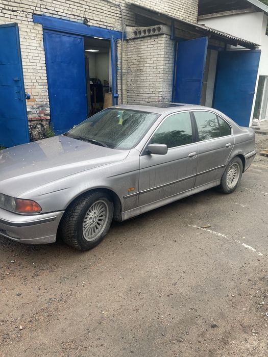 Продам Bmw E39 523I
