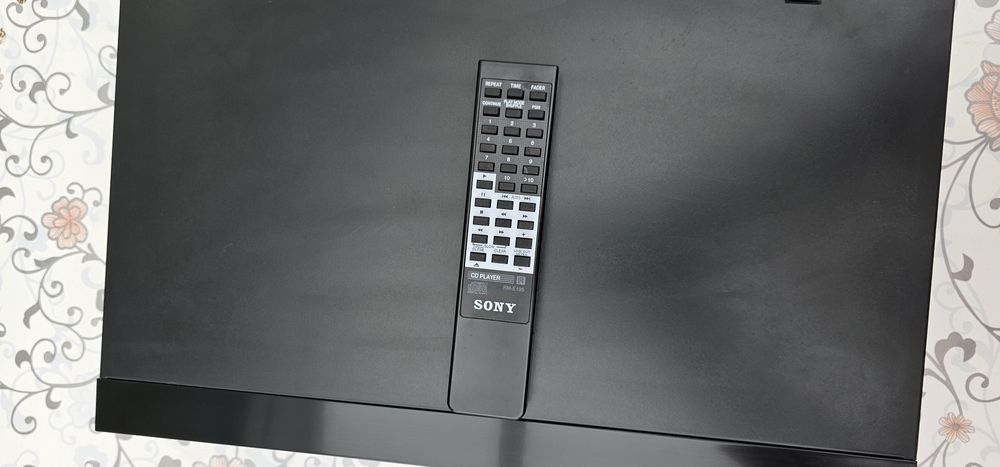 Sony Leitor CDP 311 com comando.