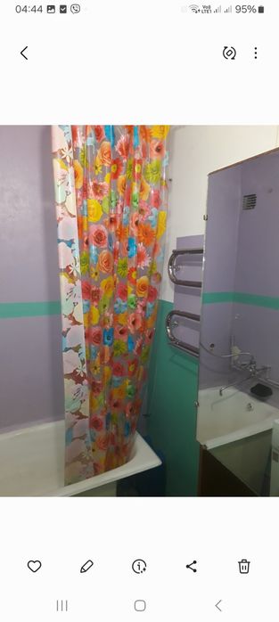 Здаються кімнати в сухій теплій квартирі . Центр міста .