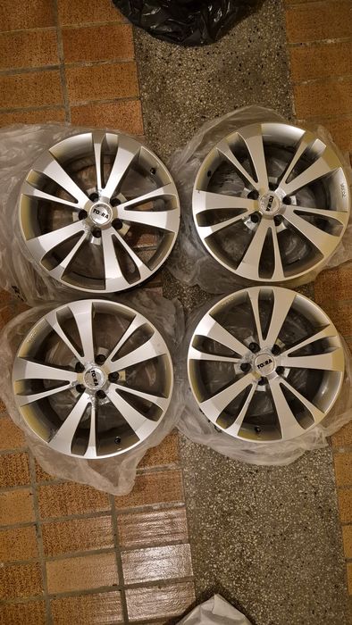 Alufelgi 17" Toora T585 5x110 ET40 7.5J