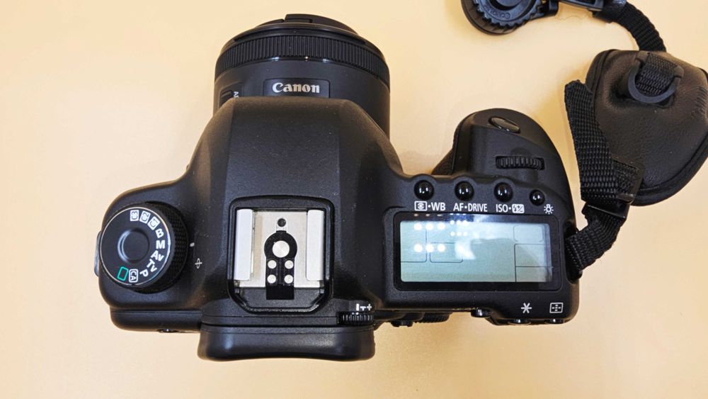 Canon EOS 5D Mark II + Canon 50mm STM + Battery Grip BG-E6 комплект