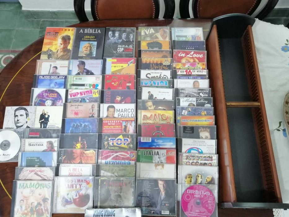 CD de musica diversa