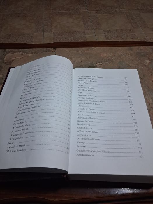 Livro título eldest