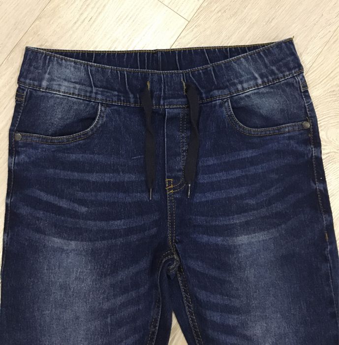 Джинси на. 152 р.