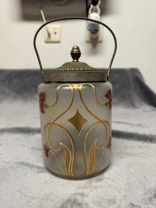 Bule antigo pintado.  Acabamentos cobre