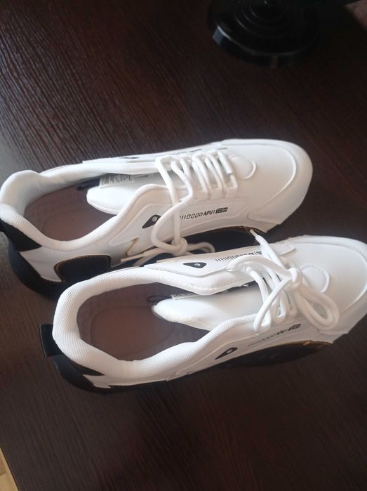 Кросівки 2 пари, 42-43