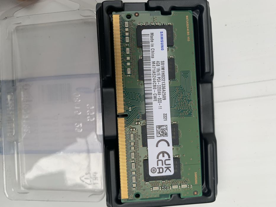 оператива ddr4 на 4гб была снята снового ноутбука