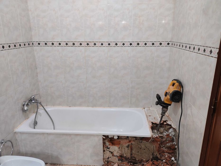 CANALIZADOR  Reparação de fugas de água e desentupimentos