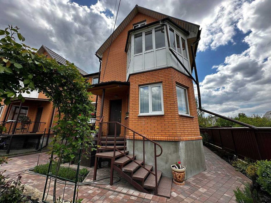 Продаж дуплексу 226м2. 5 кімнат. с. Ворзель Держ програми так! ID:600