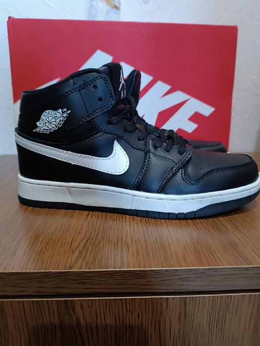 Стильні черевики Nike Air Jordan, унісекс