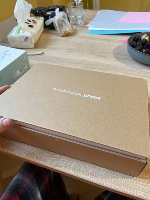 Facebook portal, фейсбук портал, фейсбук рамка