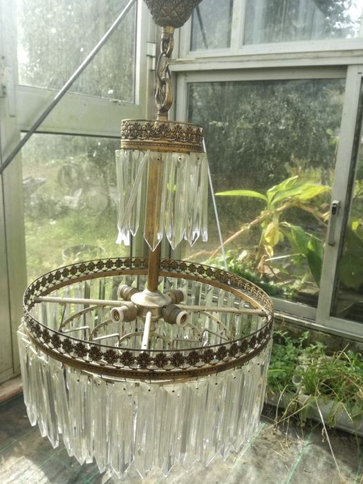 Candeeiro de quatro lâmpadas.