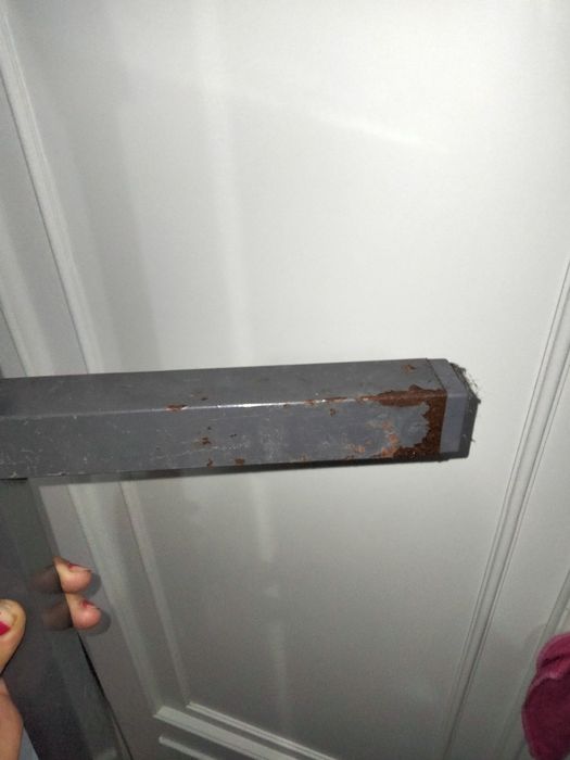 Cama de madeira com estrado