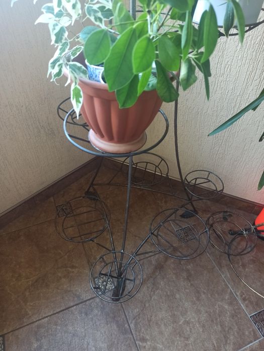 Подставка для цветов.Башня