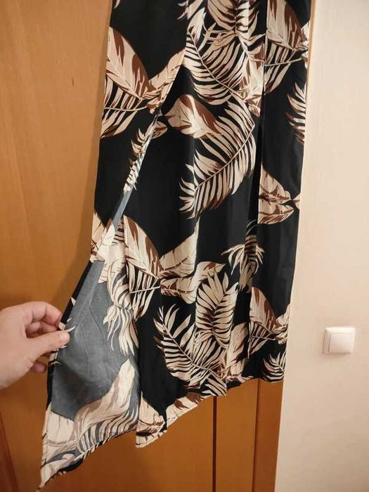 Saia Maxi com uma estampa tropical de folhas de palmeira M