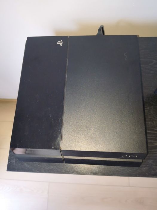 PlayStation 4 FAT 500gb z 4 grami