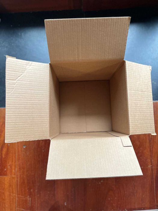Caixas de mudança e papel de embalagem