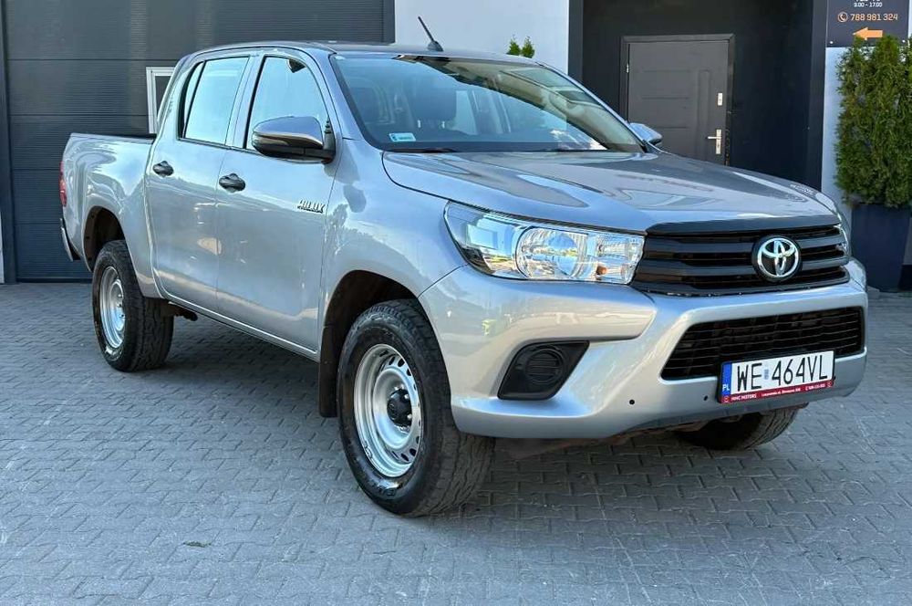Разборка Toyota Hilux  бампер передній