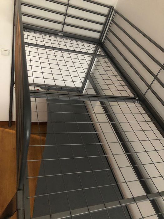 Cama alta Ikea - SVARTA