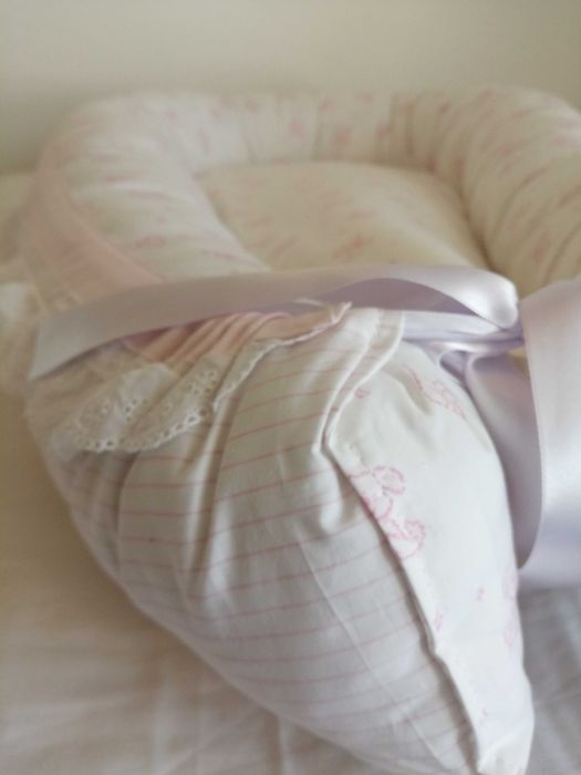 Ninho para Bebé Branco e Rosa