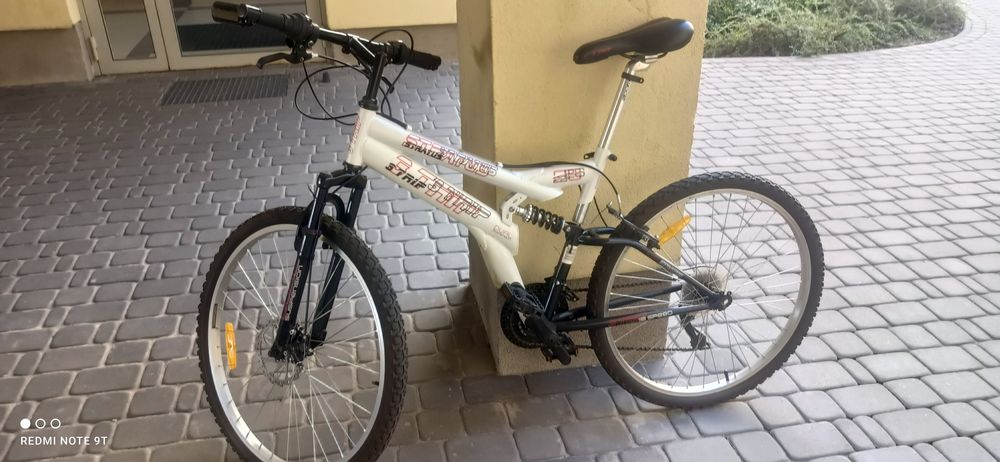 Rower na oryginalnych teleskopach tył i przód ora tarczach hamulcowych