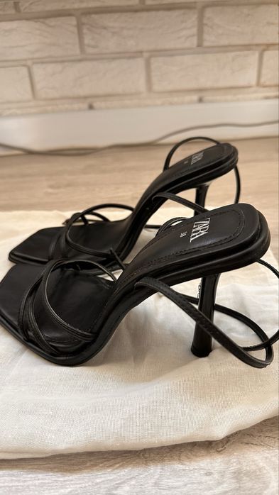 Босоніжки Zara