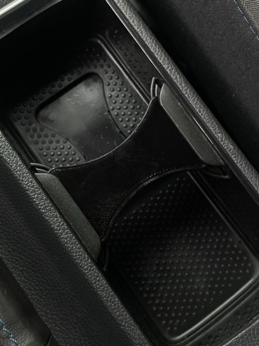 Перегородка Volkswagen golf 5 для стаканчиків