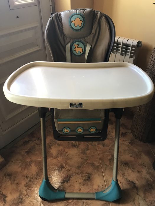 Cadeira de criança em bom estado