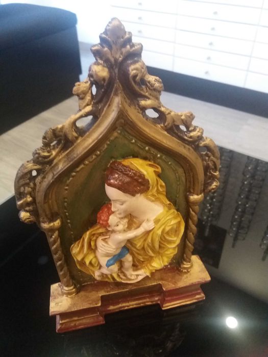 nicho de nossa senhora com o menino