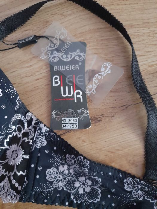 biustonosz czarny 34/75B nowy