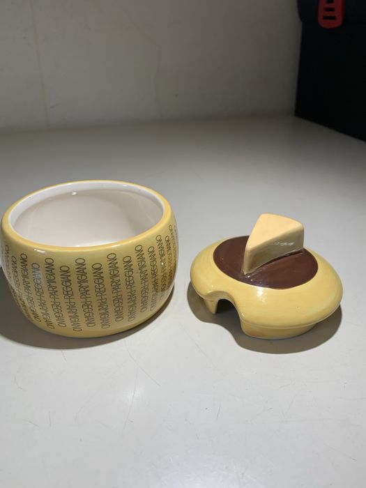 Ceramic cheese container503598476333557762