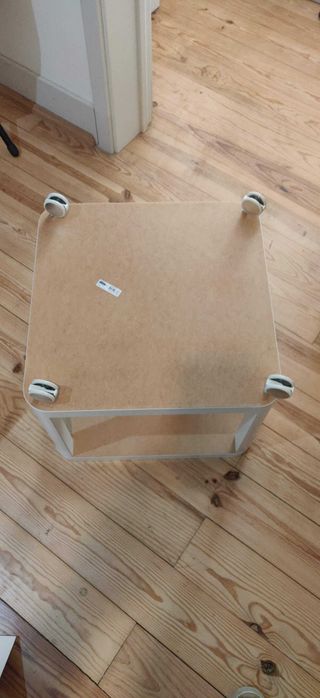 Mesa com rodas TINGBY (TV) branco IKEA