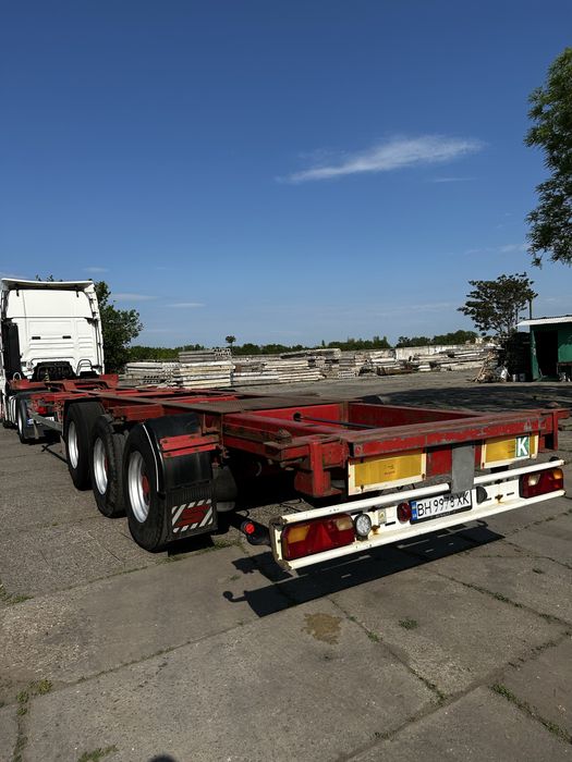 Полуприцеп-контейнеровоз Novatrail